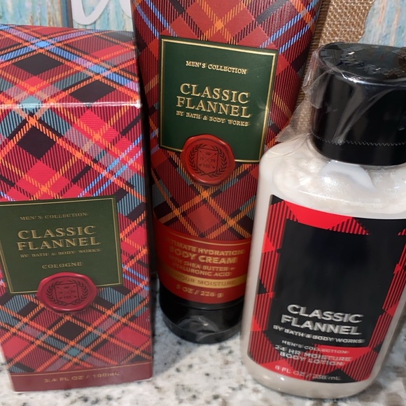 Bath and Bodyworks Classic Flannell gift set Combo - Picture 3 of 4